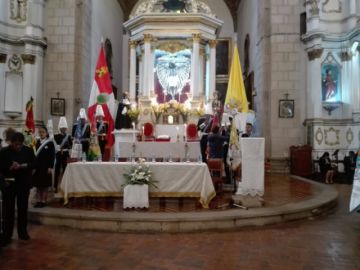 El acto se realizó a los pies del Cristo de la Vera Cruz.
