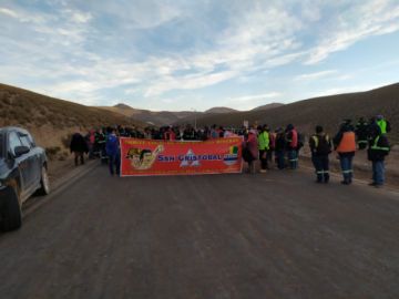 Se movilizan en La Paz.