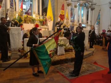 El acto se realizó a los pies del Cristo de la Vera Cruz.