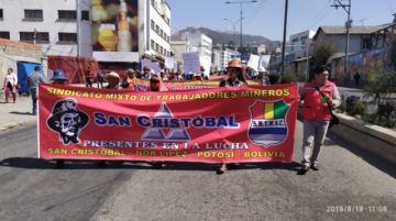 Se movilizan en La Paz.