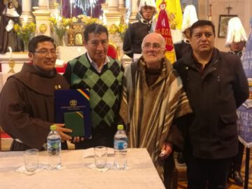 El hermano Octavio, Víctor Borda, el padre Natacho y el diputado Pablo Berríos.