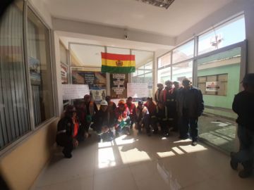 Se movilizan en La Paz.