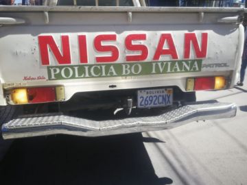 Los engrapadores estaban en una camioneta policial