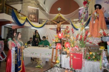 La promesa de fe ante San Bartolomé.