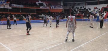 A menos de tres minutos de que termine el tercer cuarto.