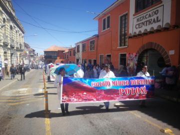 Se movilizan por el centro de la ciudad.