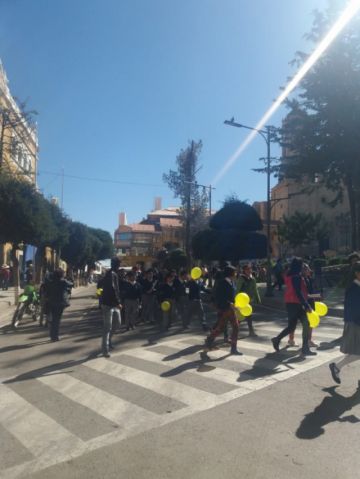 Estudiantes promueven la campaña.