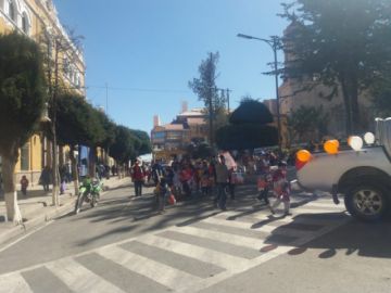 Estudiantes promueven la campaña.
