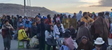 Las filas para la Casa de la Cultura.