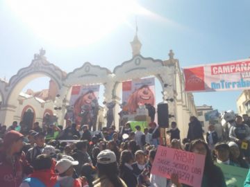 Estudiantes promueven la campaña.