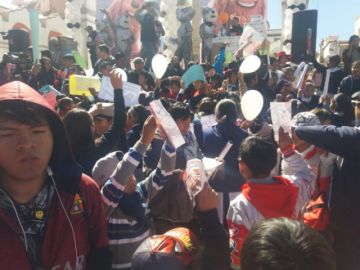Estudiantes promueven la campaña.