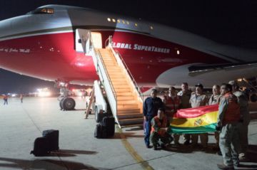 La aeronave llegó esta madrugada.
