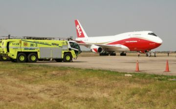 El avión al despegar.