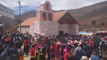 La fila para ingresar al santuario.