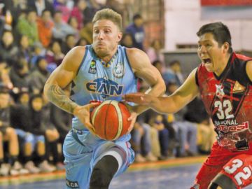 Erbel De Pietro pasa la marca del potosino José Ignacio Condori