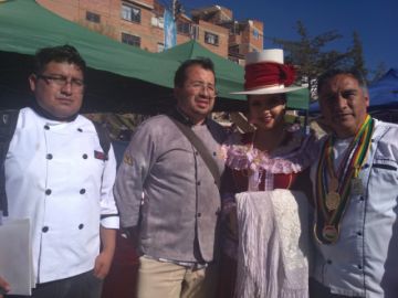 Dos miembros del jurado calificador.