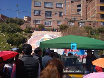 Concurso de salteñas, tucumanas, helados, thayas y tocinillos.