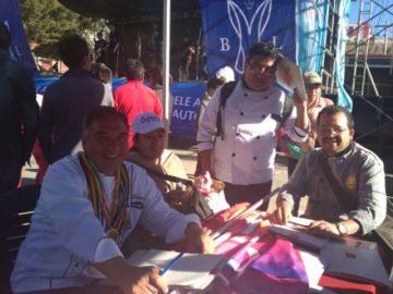 Concurso de salteñas, tucumanas, helados, thayas y tocinillos.