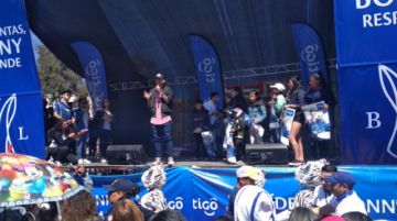 Concurso de salteñas, tucumanas, helados, thayas y tocinillos.