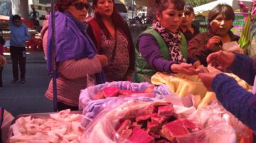 Concurso de salteñas, tucumanas, helados, thayas y tocinillos.