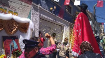Altar de la familia Quiroga en la avenida Cívica