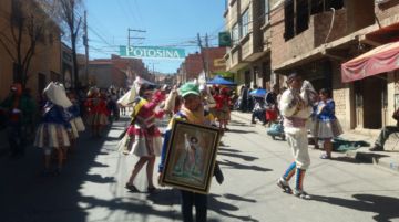Llamerada andina del Colegio Gualberto Villarroel