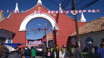 A las 9:27,  ni siquiera la comitiva ha partido del Arco de Mejillones.