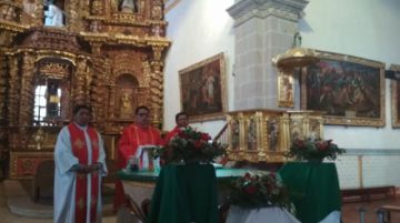 Celebra el párroco de La Merced, Giovanni López.