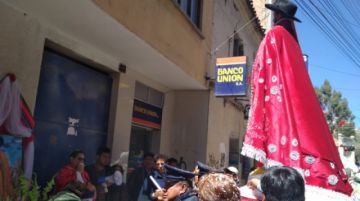 Y el último altar es de la familia Achacollo en la avenida Cívica