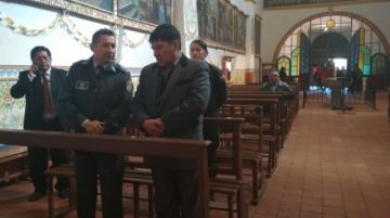 El gobernador en el templo de San Benito.