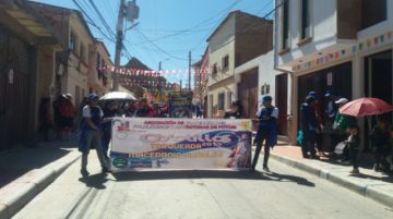 A las 10:53, partió la Fraternidad Tarqueada de la escuela Nogales.