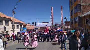 Comitiva sube por la Litoral.