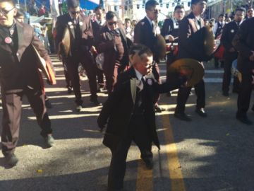 Platillero de la banda X Pichincha Internacional que acompaña a la Cerve.