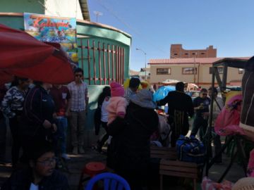 Se retira en la ruta.