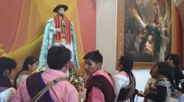 Se posan ante San Bartolomé.