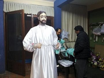 Así se cambió la ropa a los santos