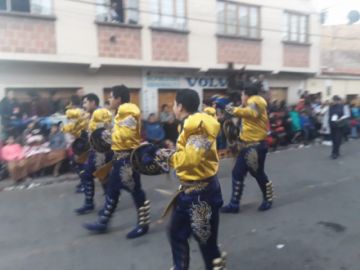 Llegan a la Cívica.