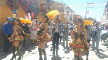 Las chinas no podían faltar.