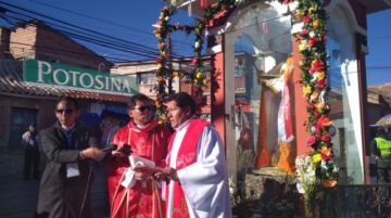 La misa se realiza en el Arco de Mejillones