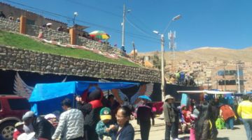 La gente colma el recorrido.