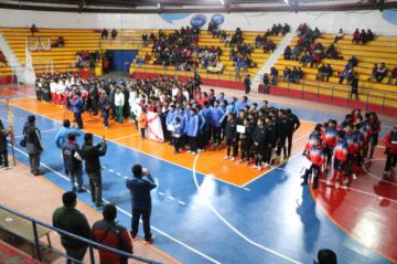 Las diferentes delegaciones durante la inauguración.