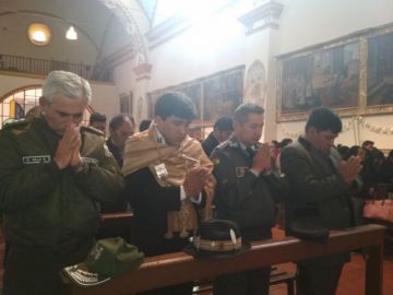 Las autoridades en la misa celebrada el sábado en San Benito.