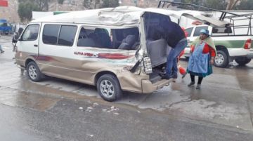 La persona que murió estaba en el último asiento.