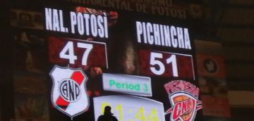A un minuto 44 segundos para el final del tercer cuarto