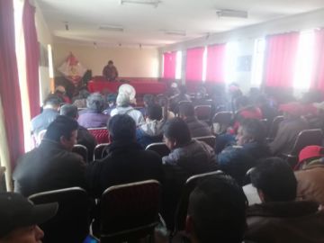 Todavía no comienza la asamblea.