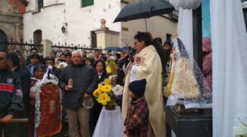 El padre Giovanni López dice que la Virgen María es de todos.