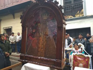 Altar de la familia Martínez en la calle Linares.