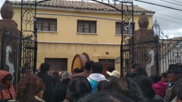 Sale la procesión del templo de San Martín