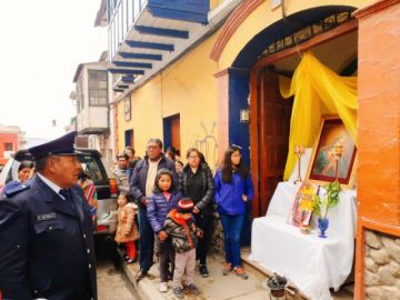 Ni la lluvia detuvo a la virgen 