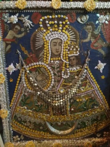 Imagen de la Virgen de Guadalupe que se venera en la comunidad de Cocachi, municipio de Tacobamba.